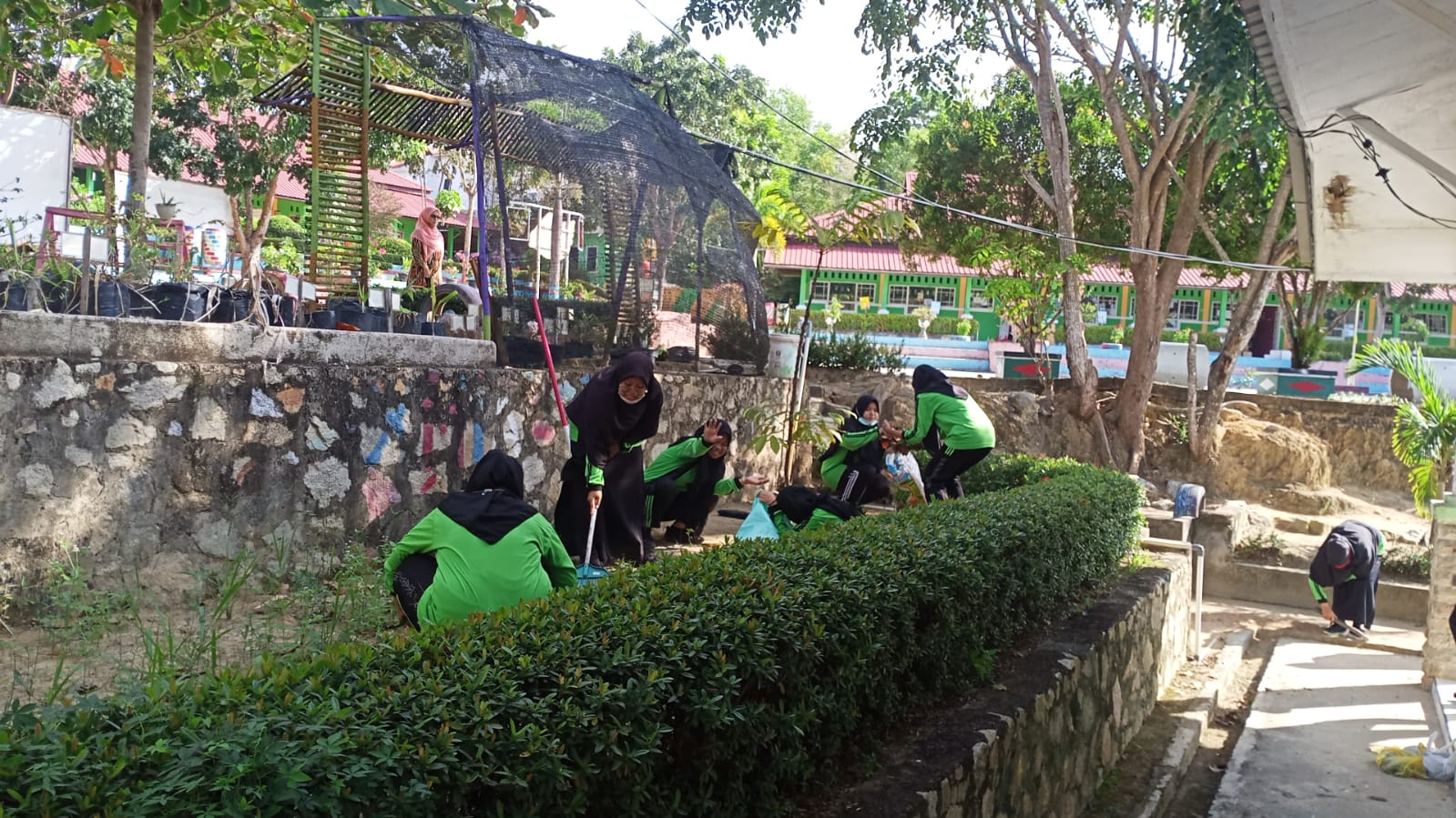 MAN Karimun Madrasah Go Green: Kompak Bersih-bersih hari Kedua